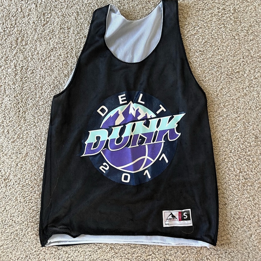 Delt dunk tank top